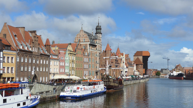 Et kjent landemerke i Gdansk er den historiske krantårnet du ser på dette bildet.